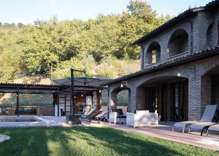 Villa Valtopina Villa *